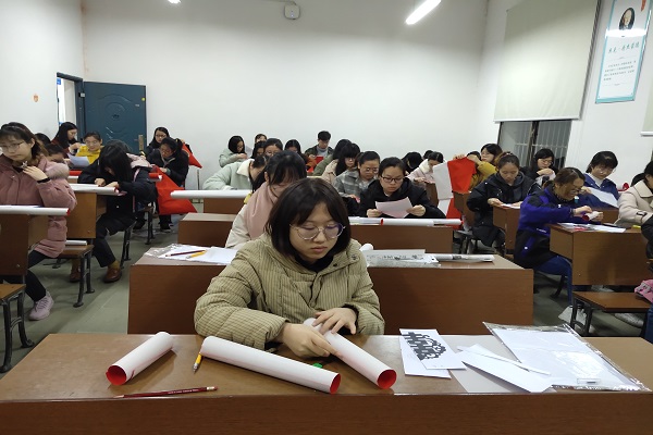 员工动手操作